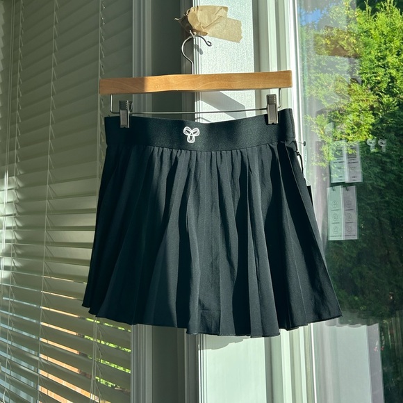 NEW TNA micro tennis skirt black - Picture 4 of 8